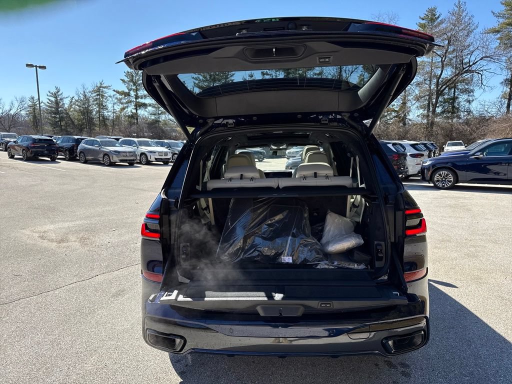 New 2026 BMW X7 xDrive40i w/ M Sport Package AWD/4WD image 28