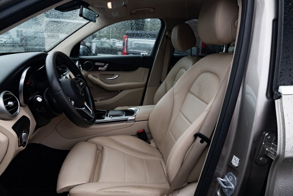 Used 2021 Mercedes-Benz GLC 300 4MATIC image 12