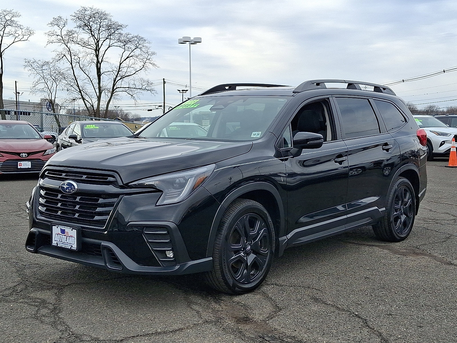 Used 2023 Subaru Ascent Onyx Edition image 3