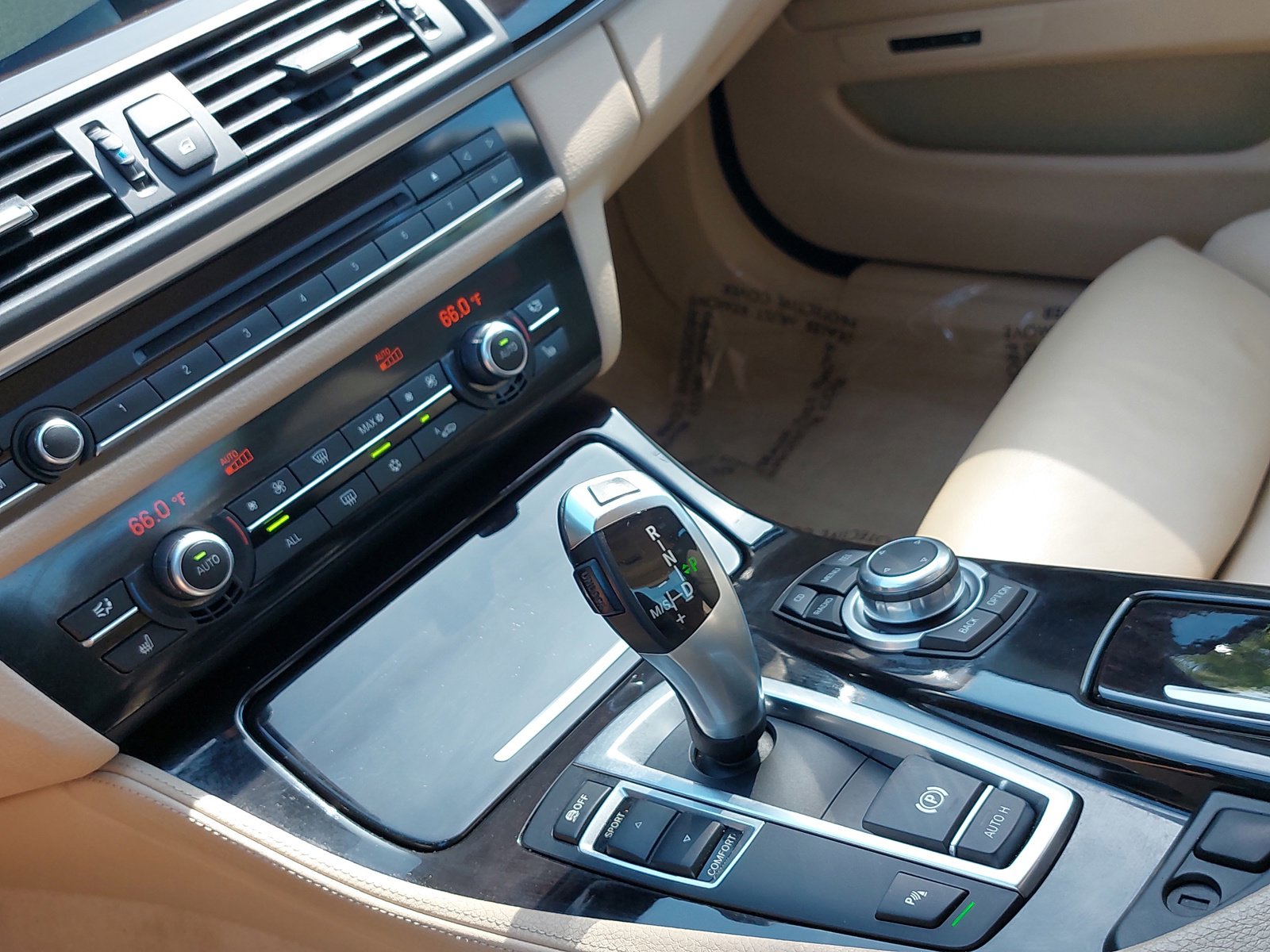 Used 2011 BMW 535i Sedan image 25