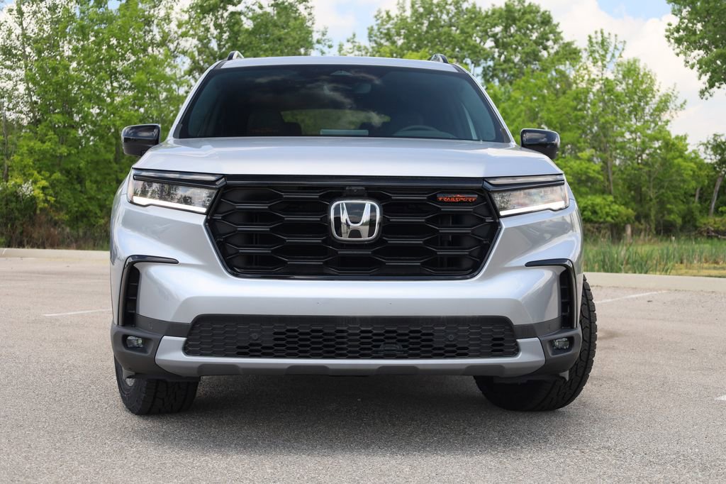 New 2025 Honda Pilot TrailSport image 2