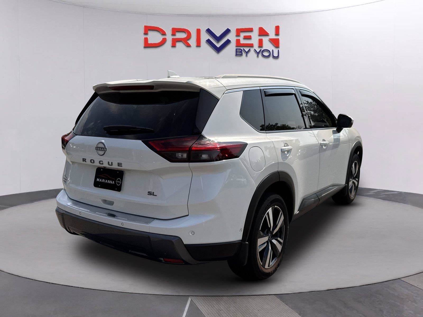 Used 2025 Nissan Rogue SL w/ SL Premium Package FWD image 34