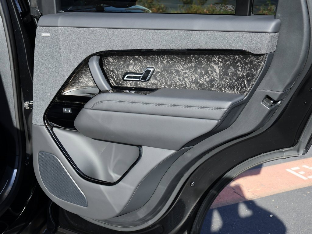 Used 2024 Land Rover Range Rover Sport SE image 15