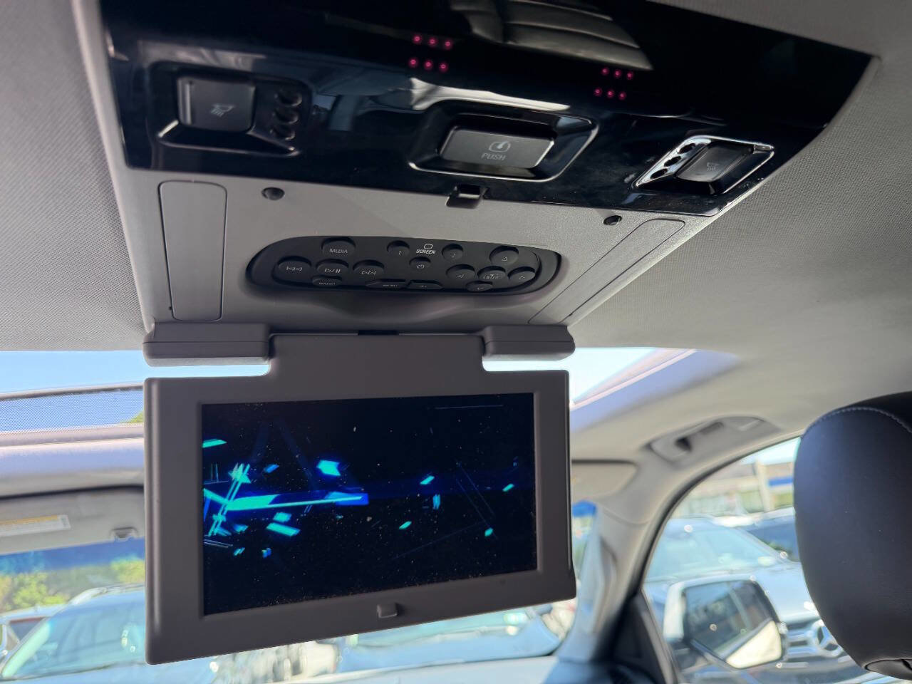 Used 2017 Cadillac Escalade ESV Premium Luxury image 42