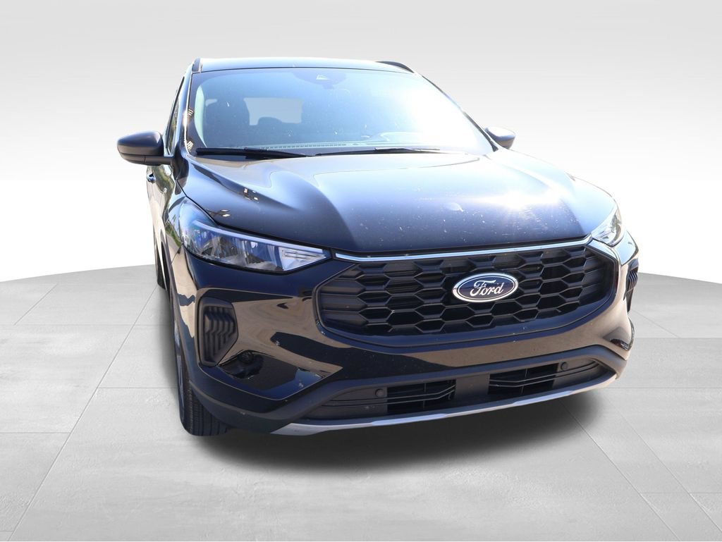 Certified 2026 Ford Escape ST-Line w/ Tech Pack #1 FWD image 9