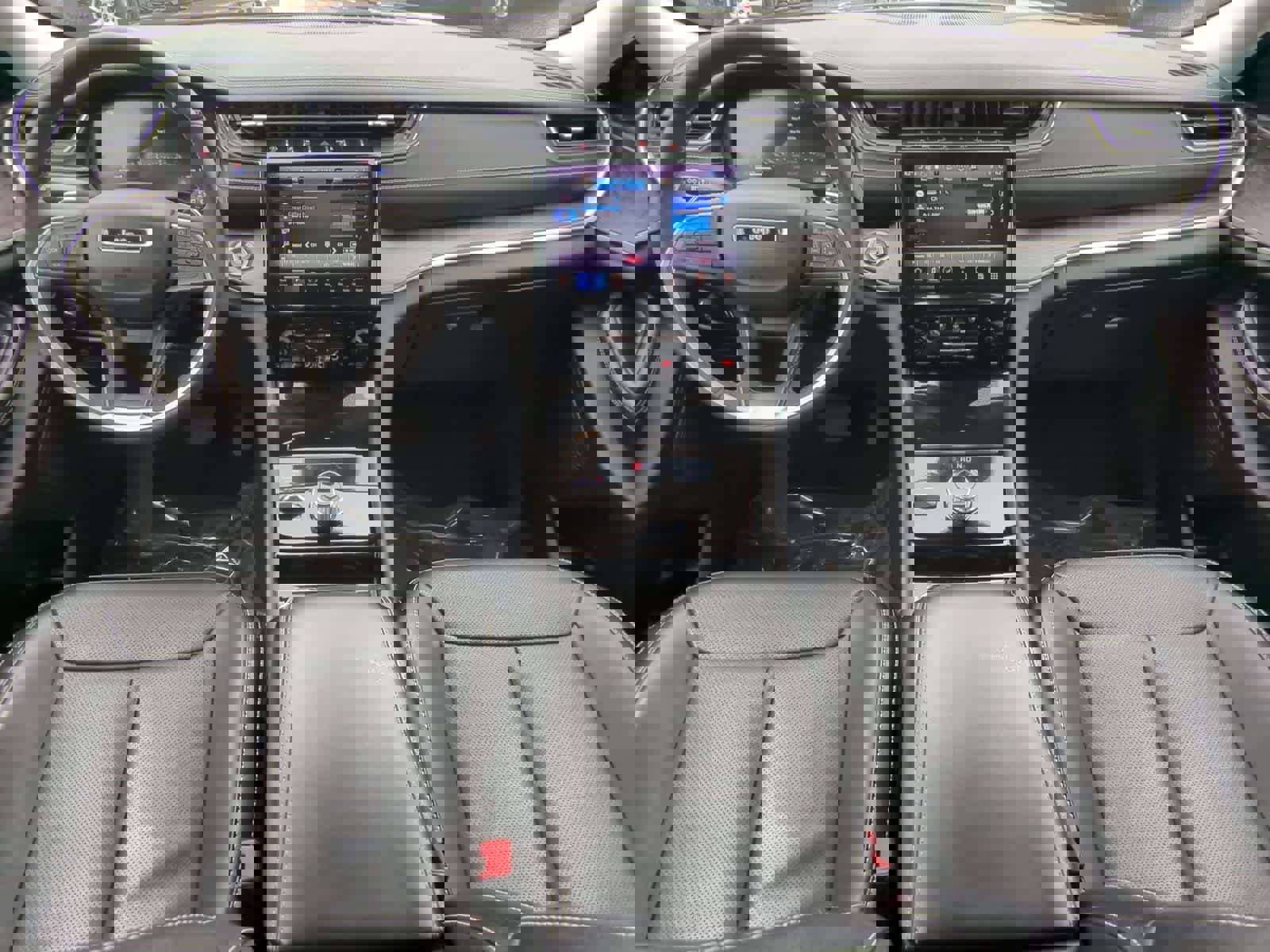 Used 2023 Jeep Grand Cherokee Limited w/ Luxury Tech Group II image 15