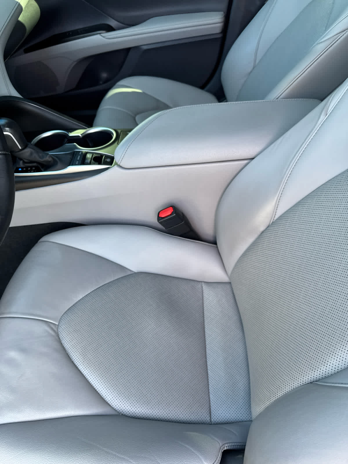 Used 2022 Toyota Camry XLE FWD image 11