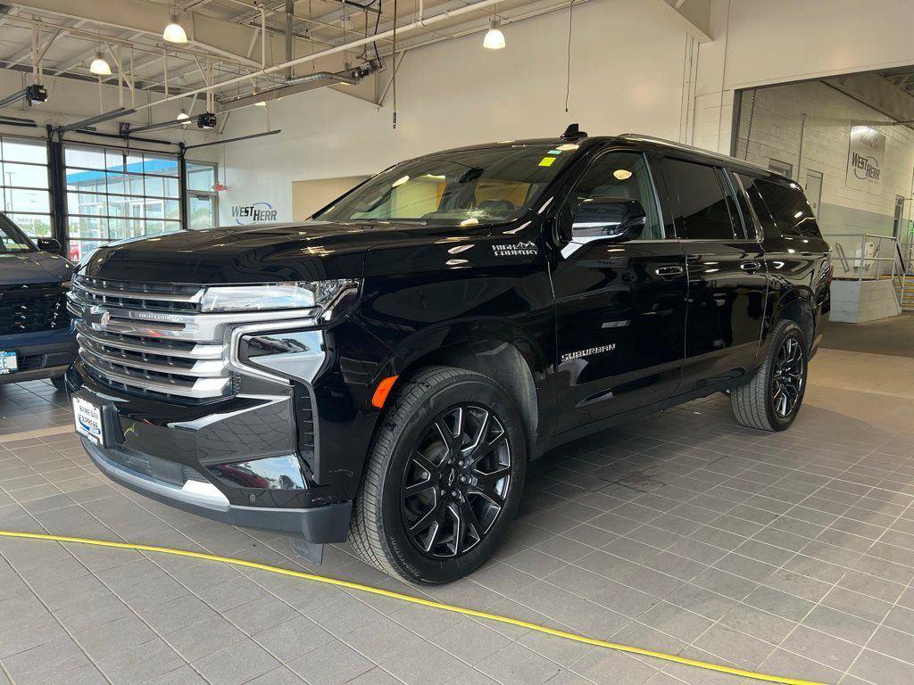 Used 2023 Chevrolet Suburban High Country AWD/4WD image 4