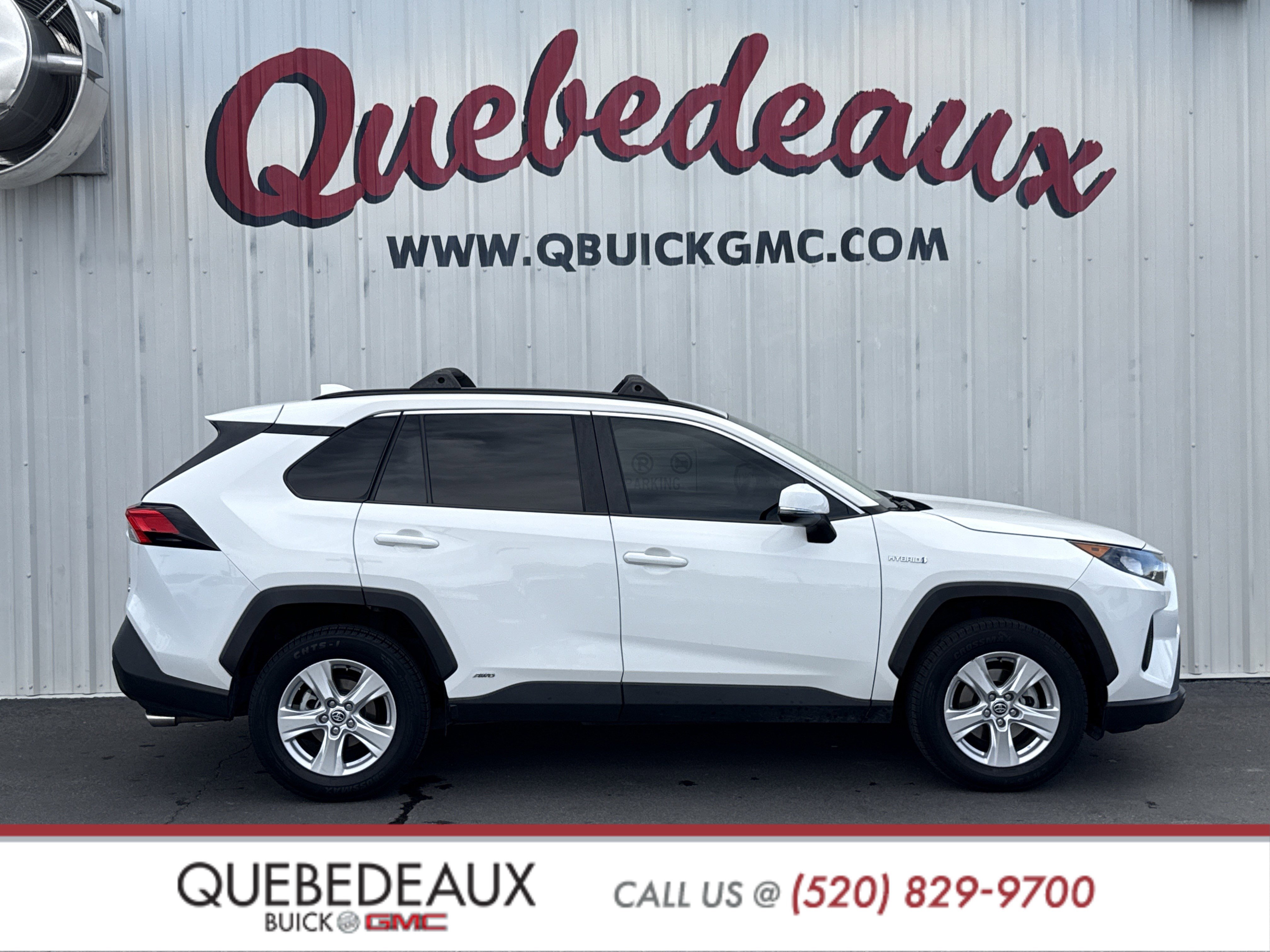 Used 2020 Toyota RAV4 LE image 24