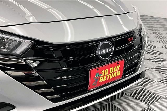 New 2025 Nissan Versa SR w/ Trunk Package image 15