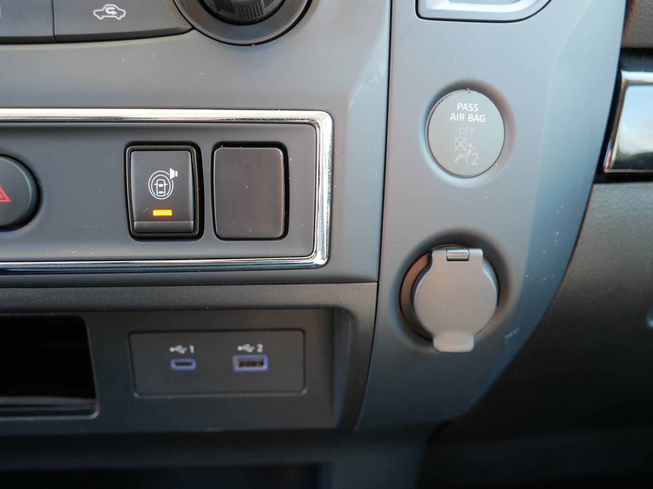 Certified 2024 Nissan Titan SV w/ Accessory Utility Package image 32