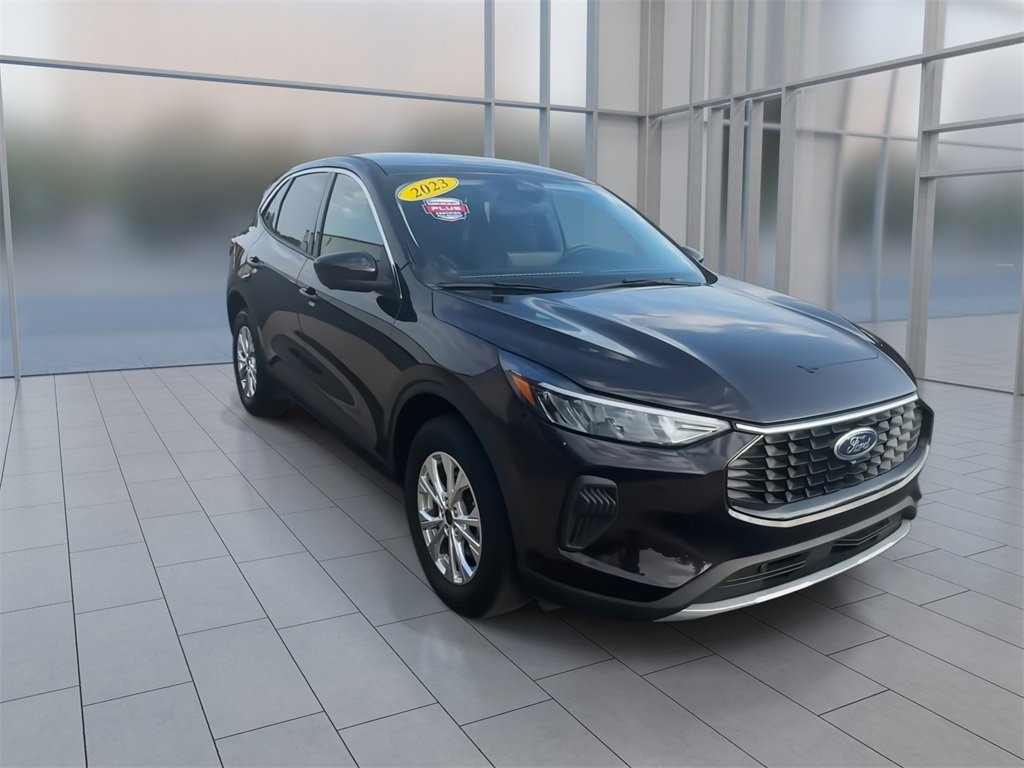 Used 2023 Ford Escape Active w/ Tech Pack #2 image 3