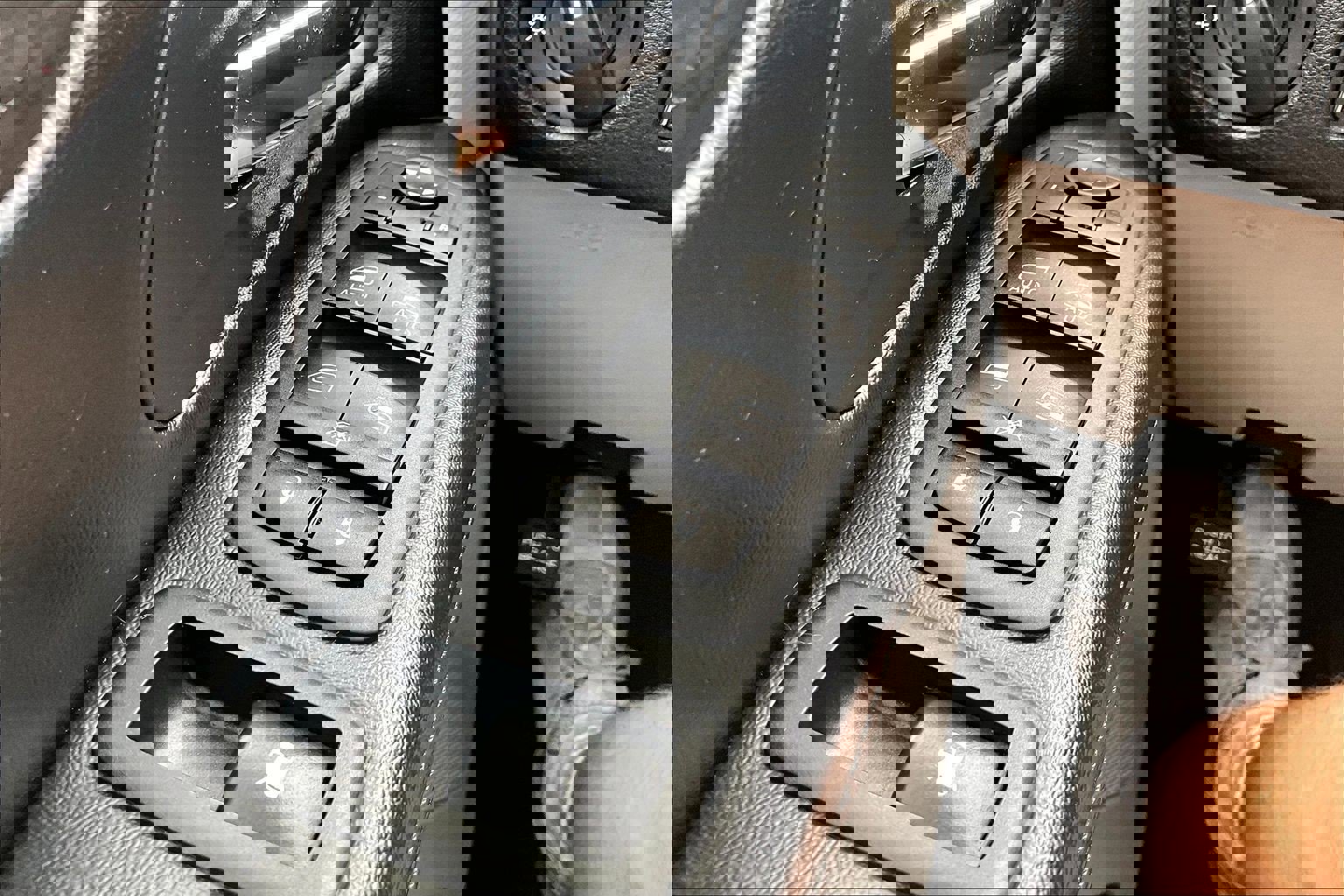 Used 2020 Dodge Grand Caravan SE w/ UConnect Hands-Free Group image 33