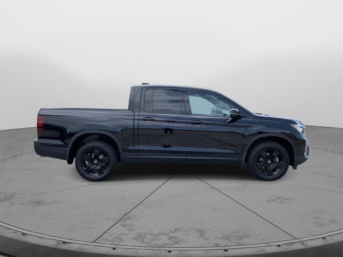 Certified 2024 Honda Ridgeline Black Edition image 2