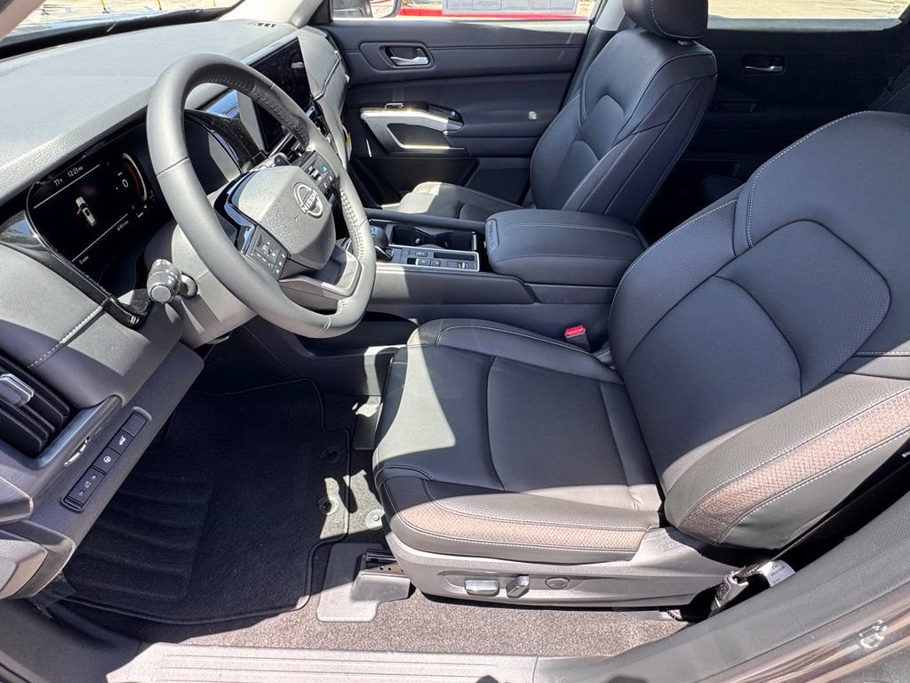 New 2026 Nissan Pathfinder SL FWD image 11