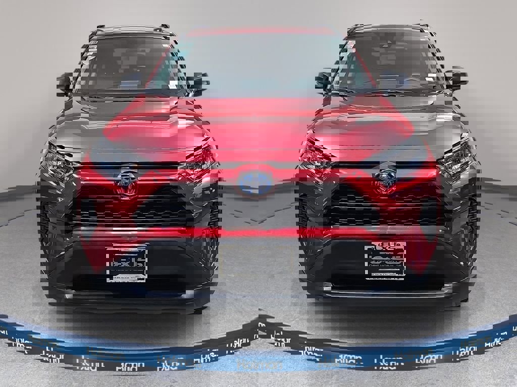 Used 2022 Toyota RAV4 LE image 3