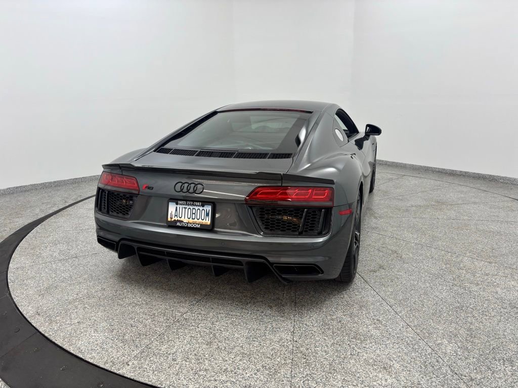 Used 2018 Audi R8 V10 w/ Premium Package image 16