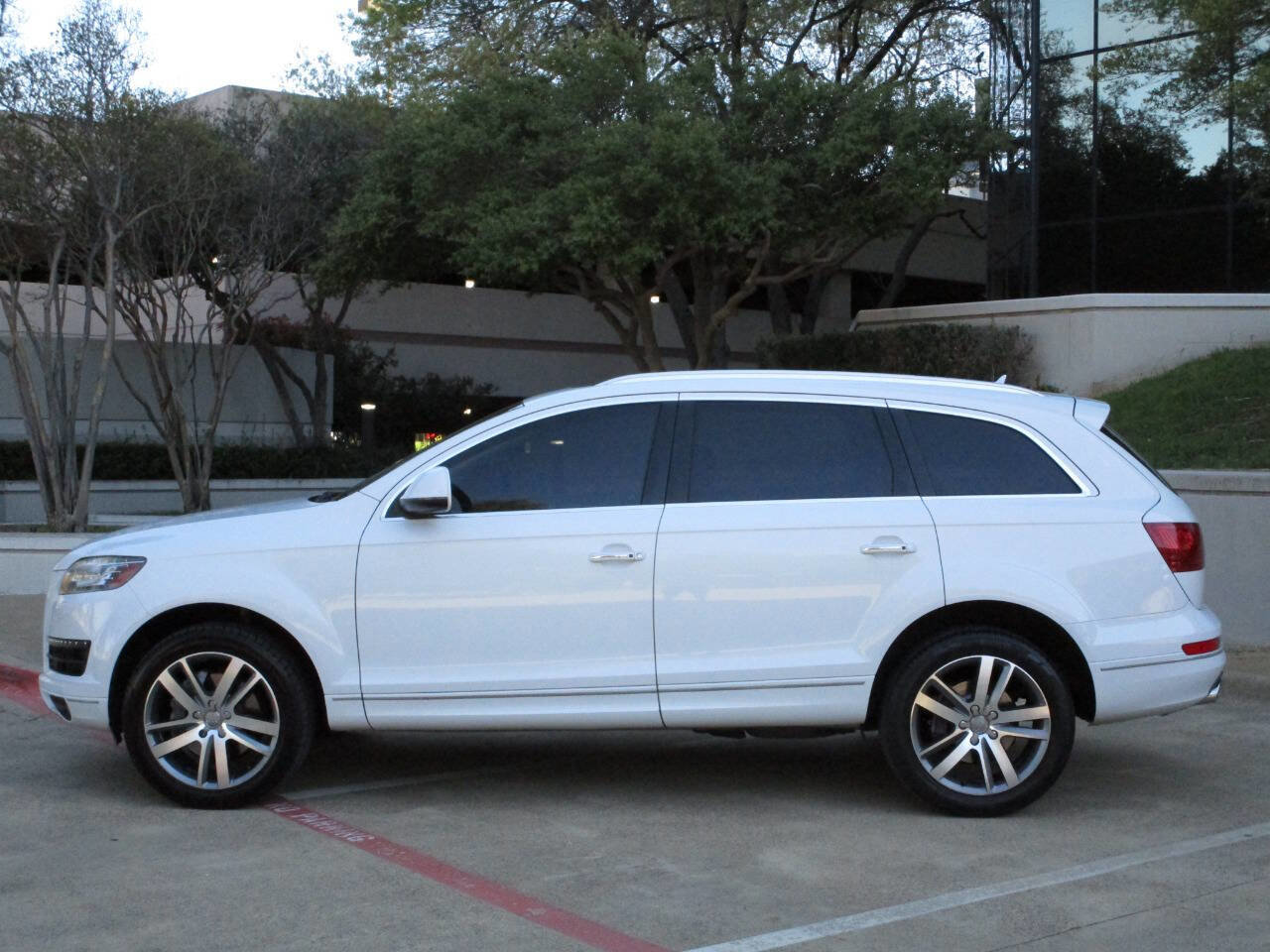 Used 2015 Audi Q7 TDI Premium Plus w/ Premium Plus Package AWD/4WD image 2