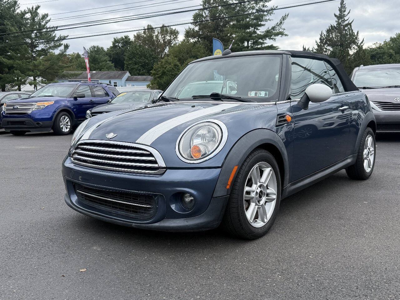 Used 2011 MINI Cooper Convertible FWD image 4