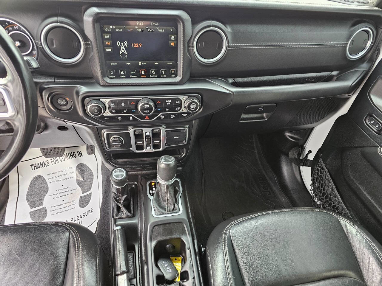 Used 2018 Jeep Wrangler Unlimited Sahara AWD/4WD image 13