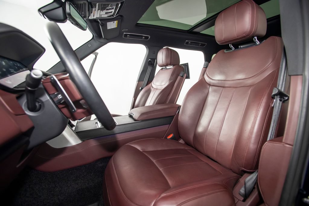 Used 2023 Land Rover Range Rover SE AWD/4WD image 3
