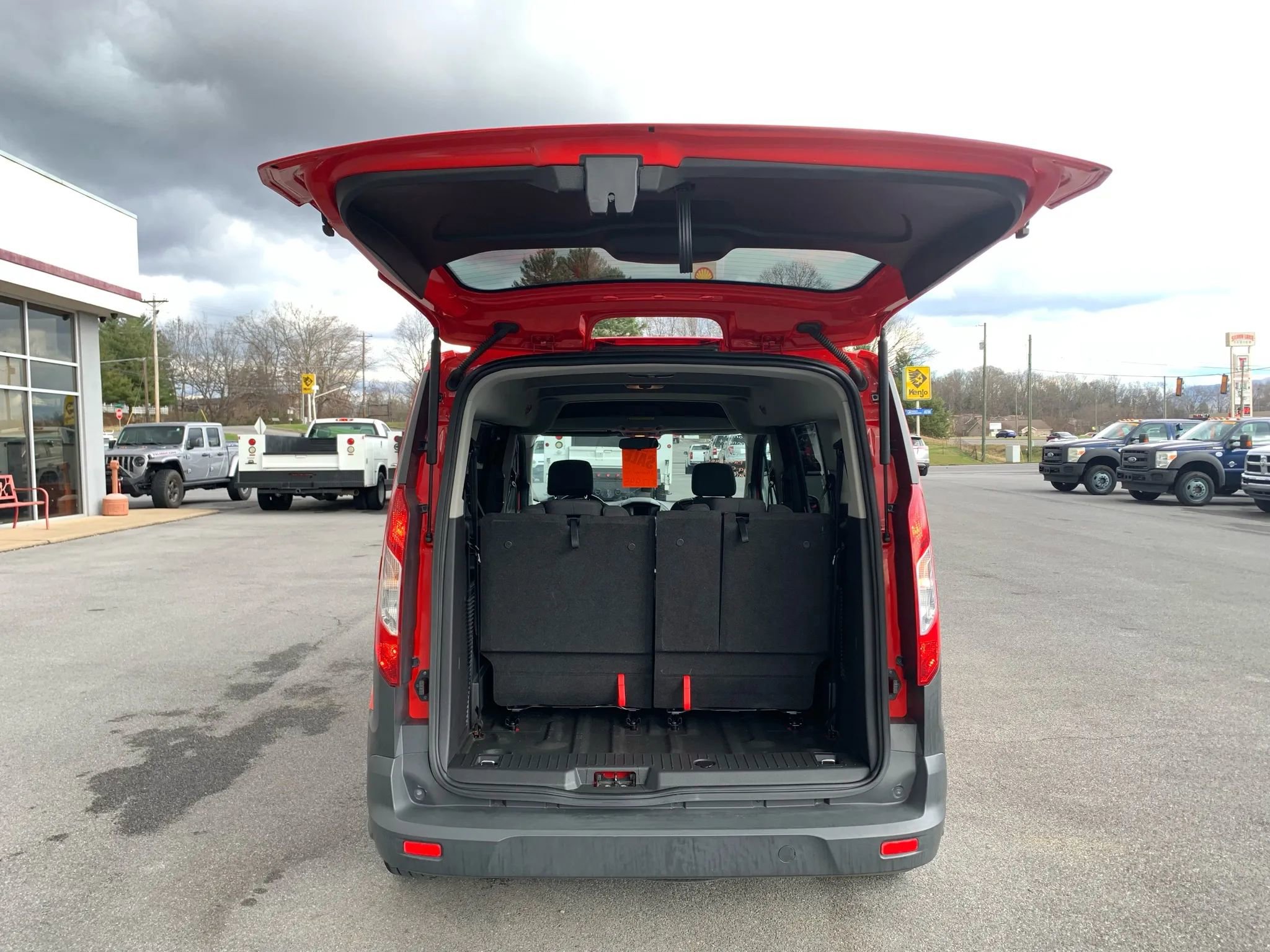 Used 2016 Ford Transit Connect XL image 30