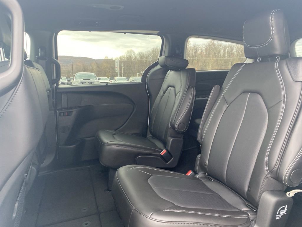 New 2026 Chrysler Voyager LX image 23