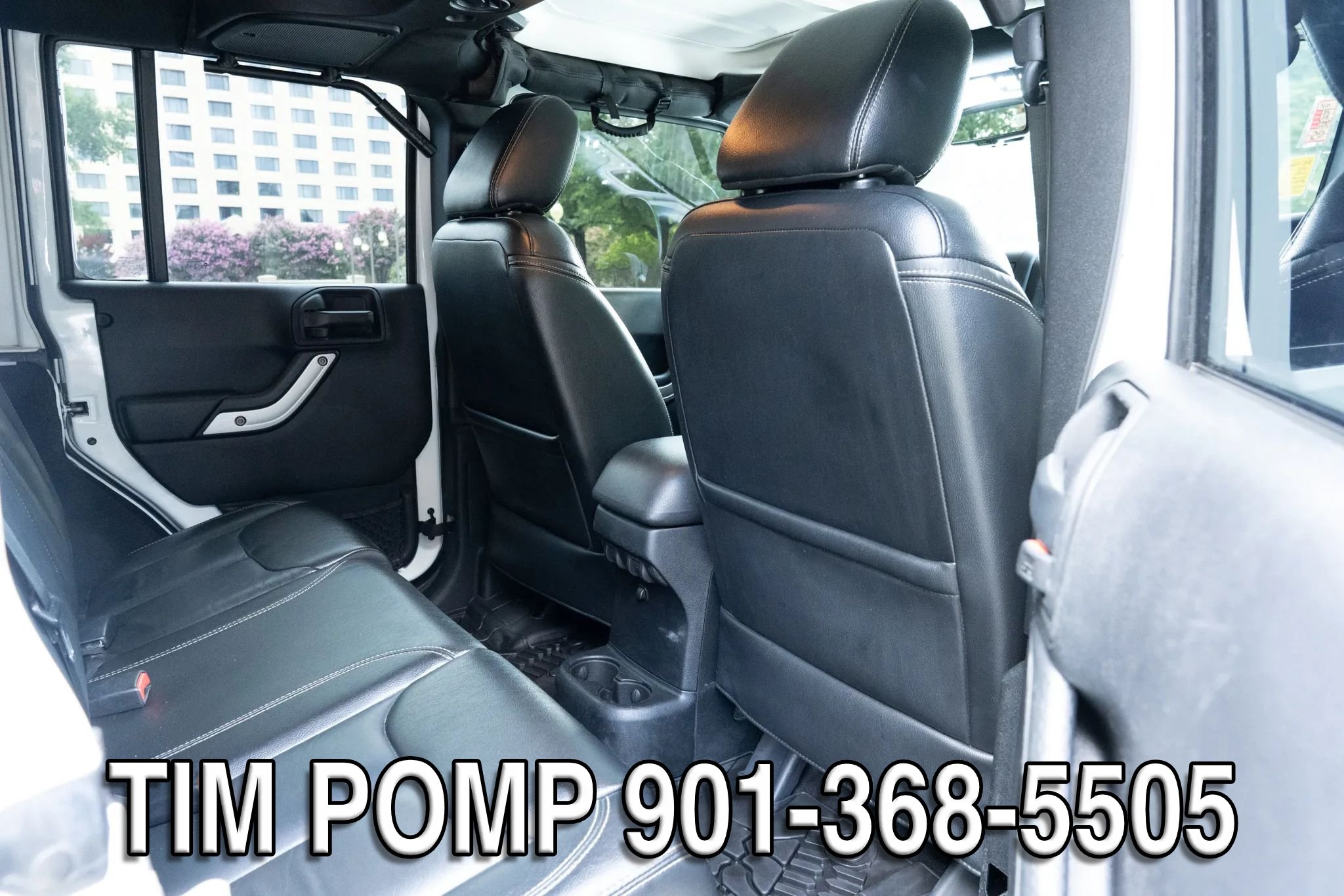 Used 2016 Jeep Wrangler Unlimited Rubicon w/ Connectivity Group AWD/4WD image 16
