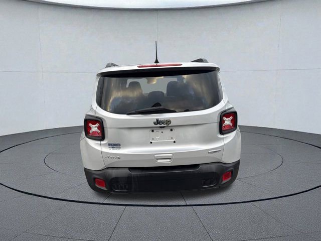 Used 2019 Jeep Renegade Latitude w/ Cold Weather Group image 5