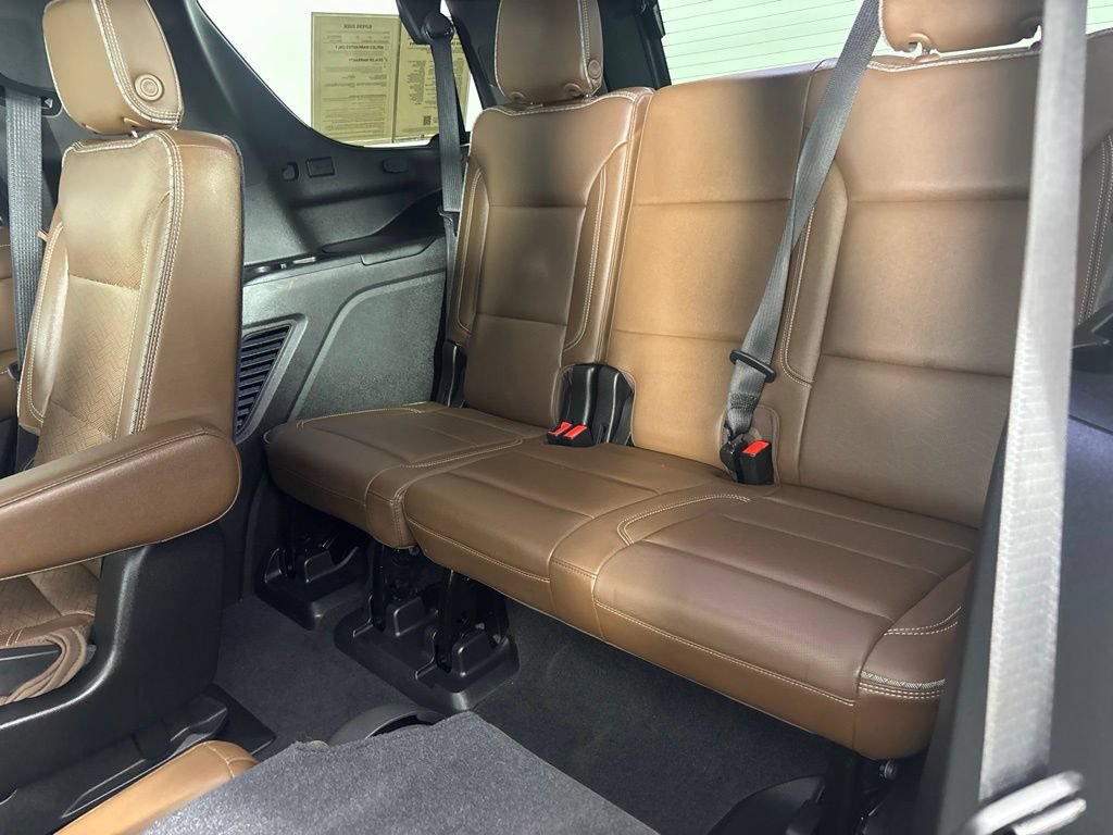 Used 2021 Chevrolet Tahoe High Country w/ Premium Package AWD/4WD image 21