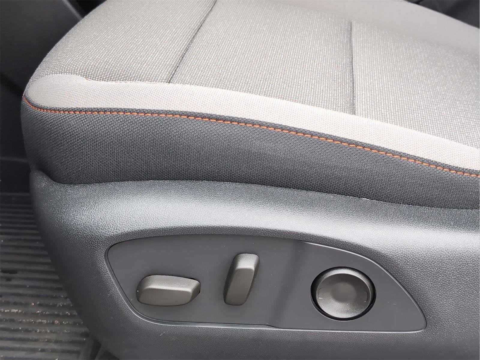 New 2026 Chevrolet Traverse LT w/ Driver Confidence Package image 31