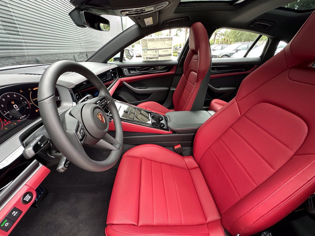 Used 2026 Porsche Panamera RWD image 5
