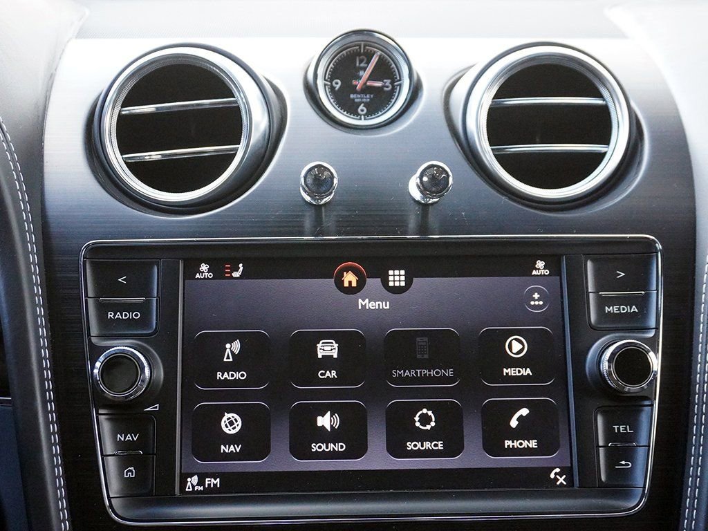 Used 2019 Bentley Bentayga AWD/4WD image 64