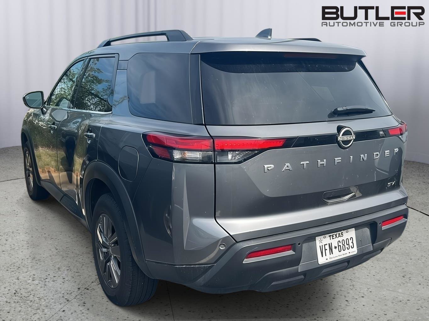 Used 2024 Nissan Pathfinder SV image 10