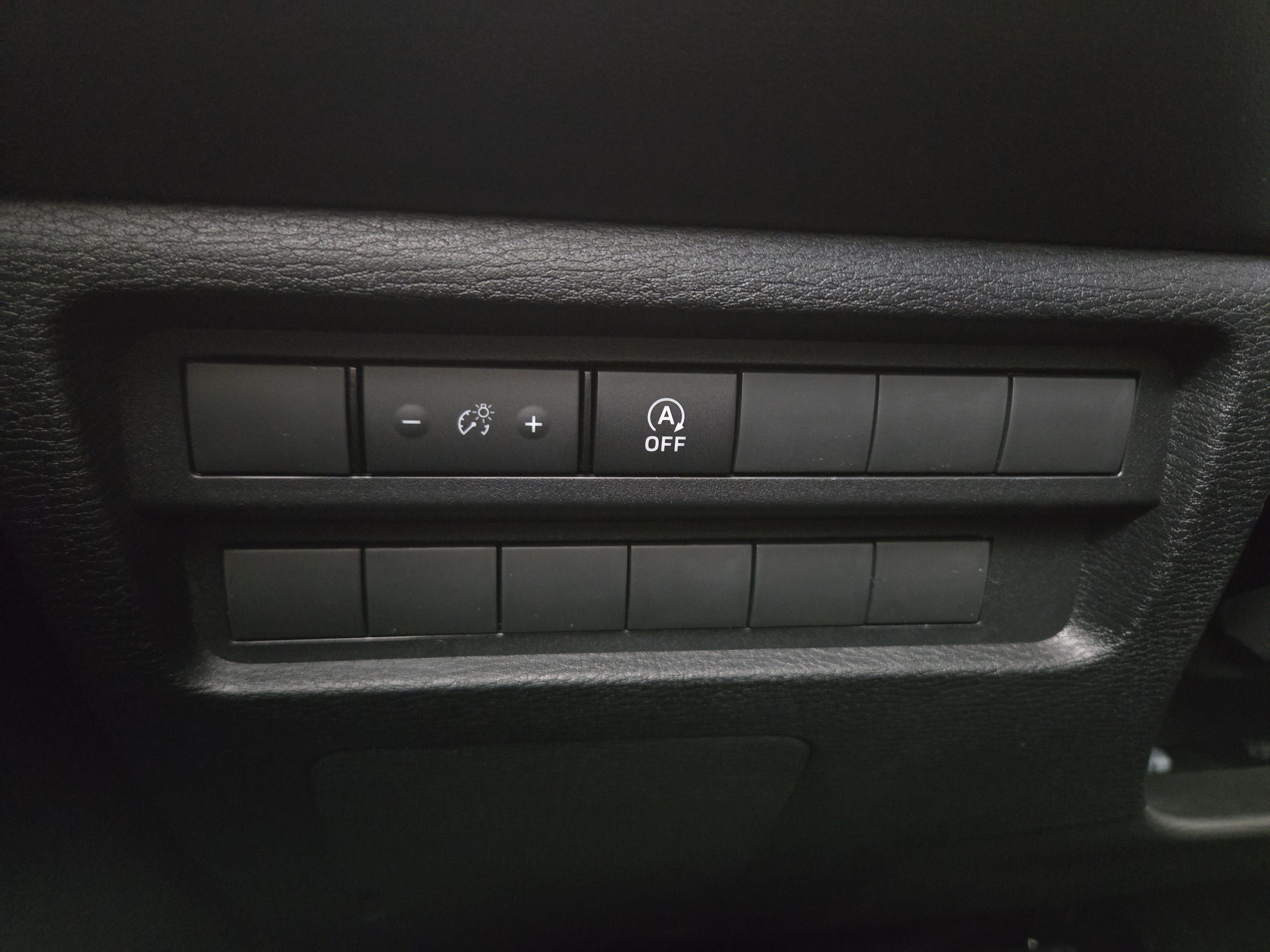 New 2026 Mitsubishi Outlander LE AWD/4WD image 25