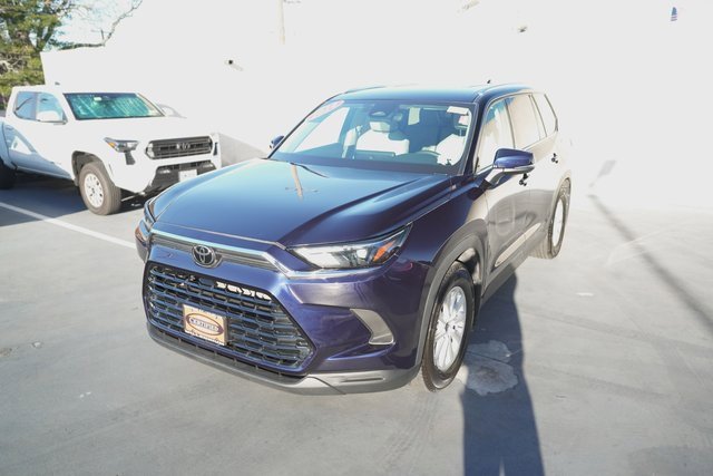 Certified 2024 Toyota Grand Highlander Limited image 3