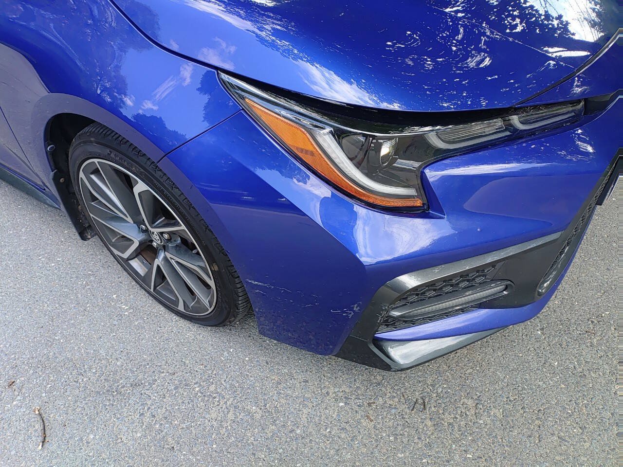 Used 2020 Toyota Corolla XSE FWD image 8