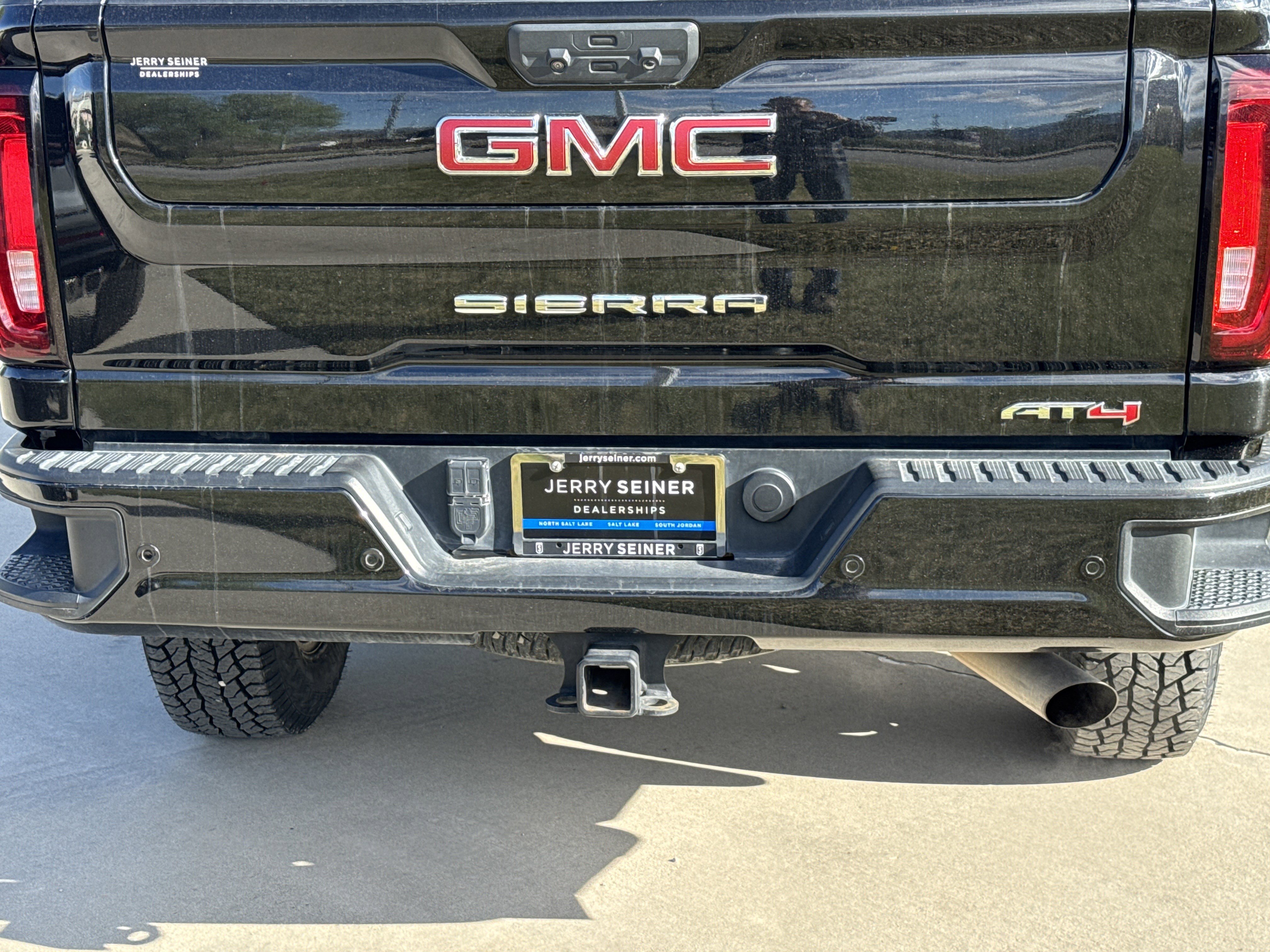 Used 2022 GMC Sierra 2500 AT4 w/ AT4 Preferred Package AWD/4WD image 13