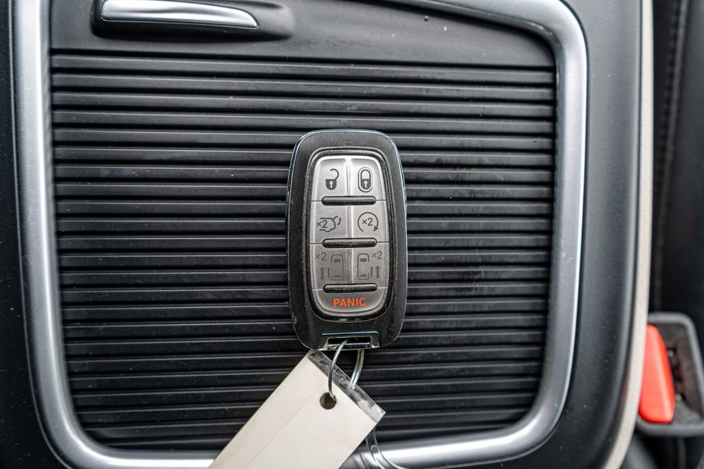 Used 2023 Chrysler Pacifica Touring-L image 45