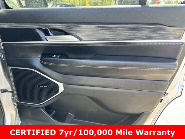 Certified 2024 Jeep Wagoneer Series II w/ Flexible Seating Group image 12