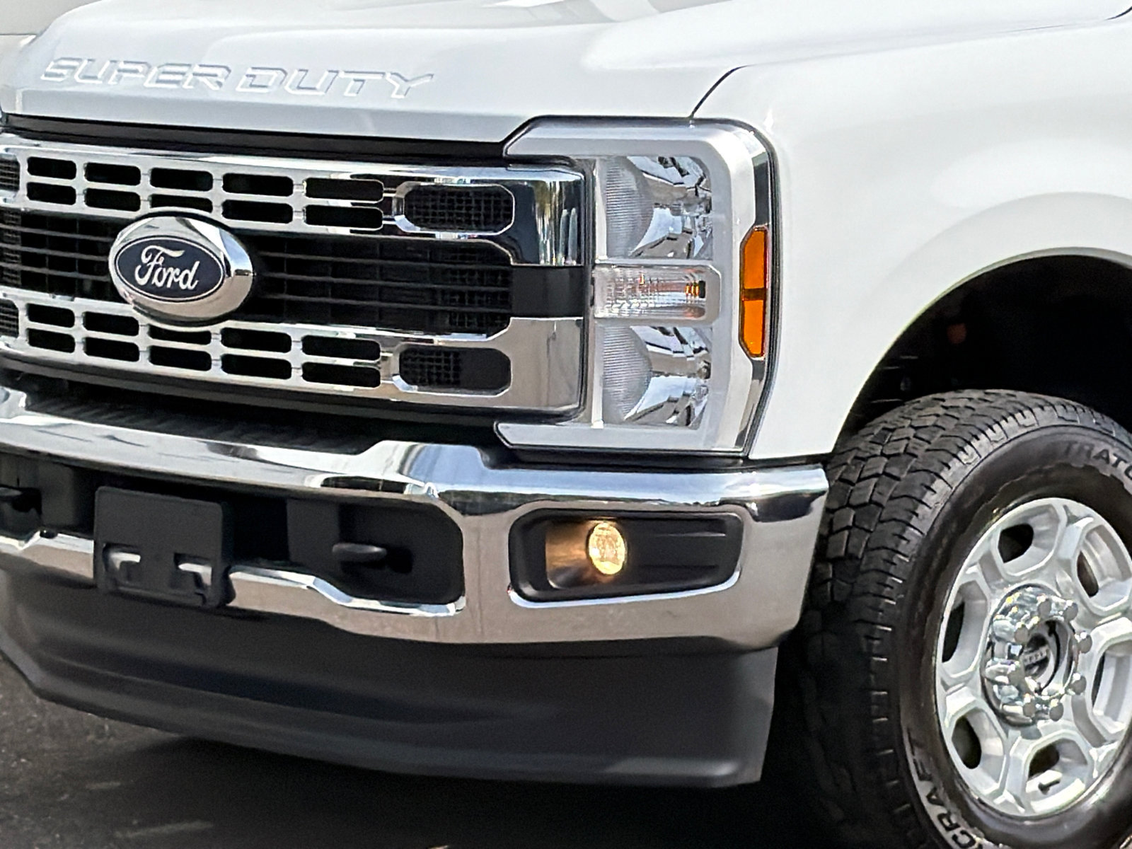 Used 2025 Ford F350 XLT AWD/4WD image 2