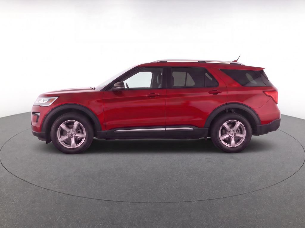 Used 2018 Ford Explorer XLT w/ Equipment Group 201A FWD image 6