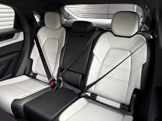 New 2026 Porsche Cayenne Coupe image 26