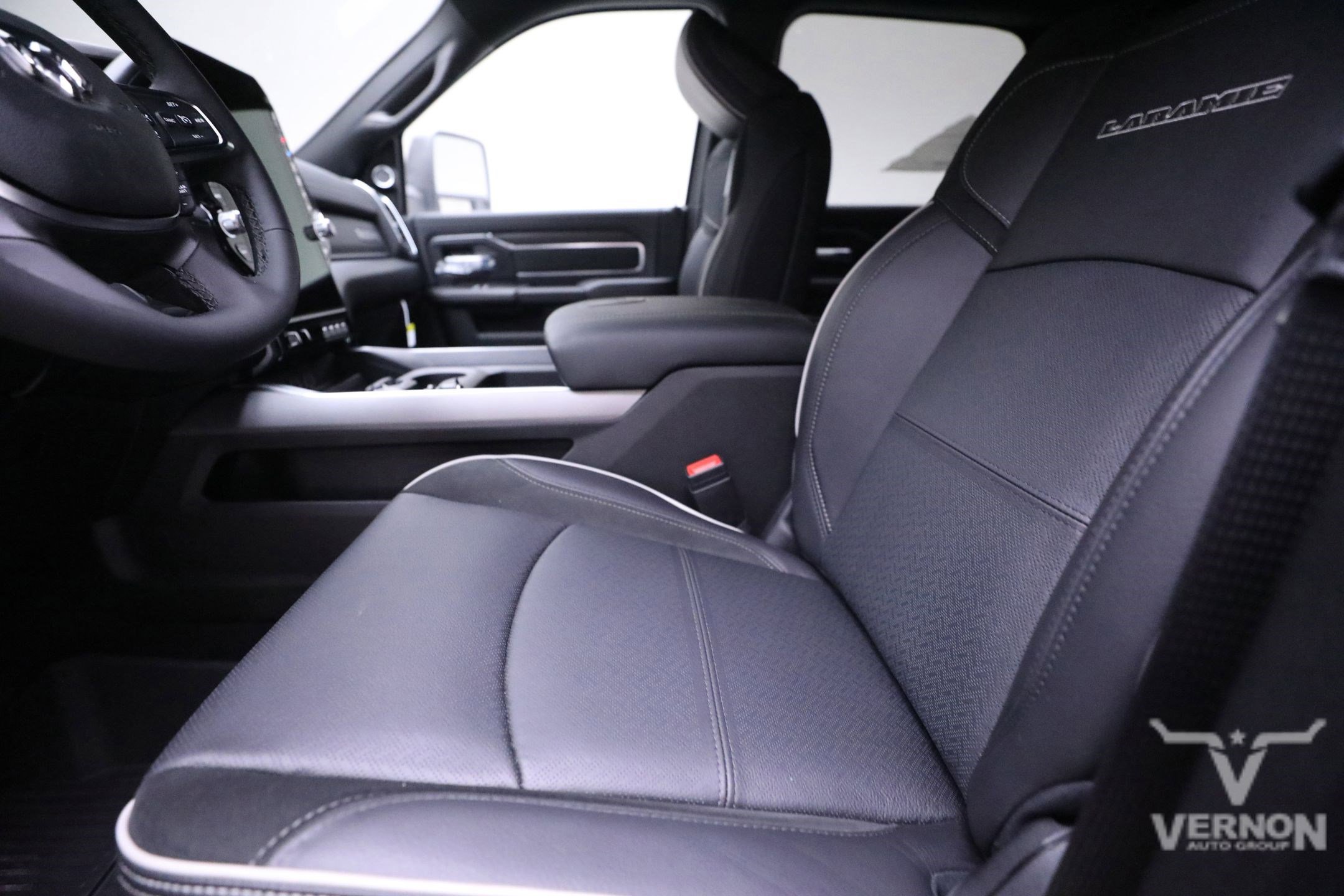 New 2025 RAM 3500 Laramie image 21