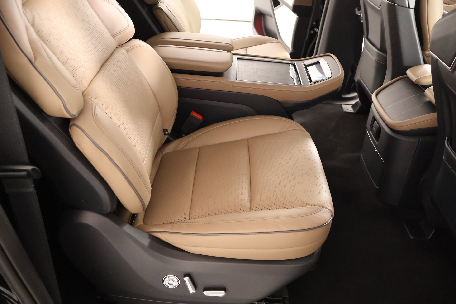 New 2026 Lincoln Navigator L Black Label image 15