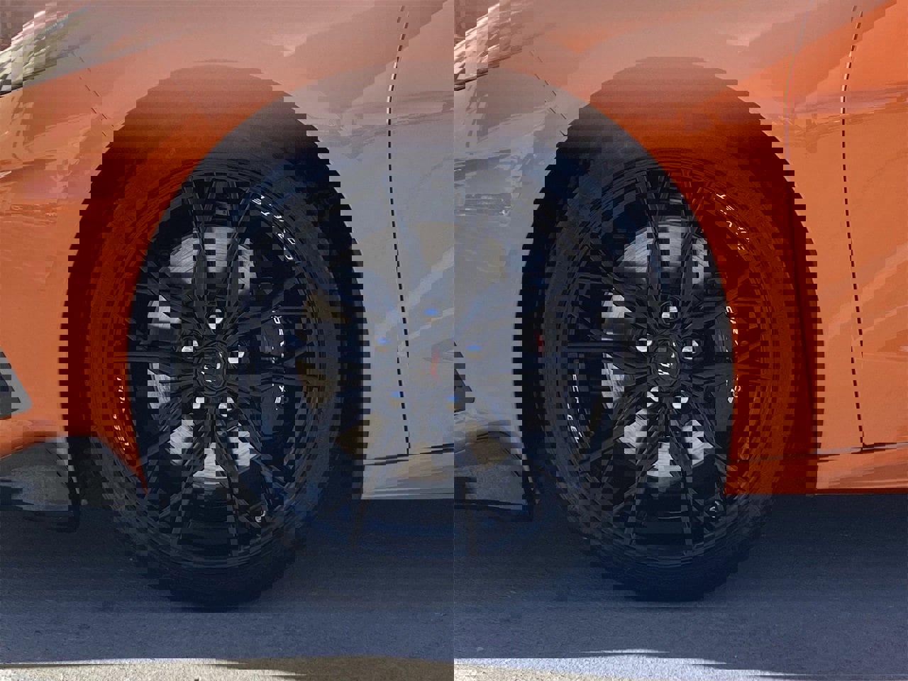 Used 2024 Chevrolet Corvette Stingray Premium Cpe w/ Z51 Performance Package image 9