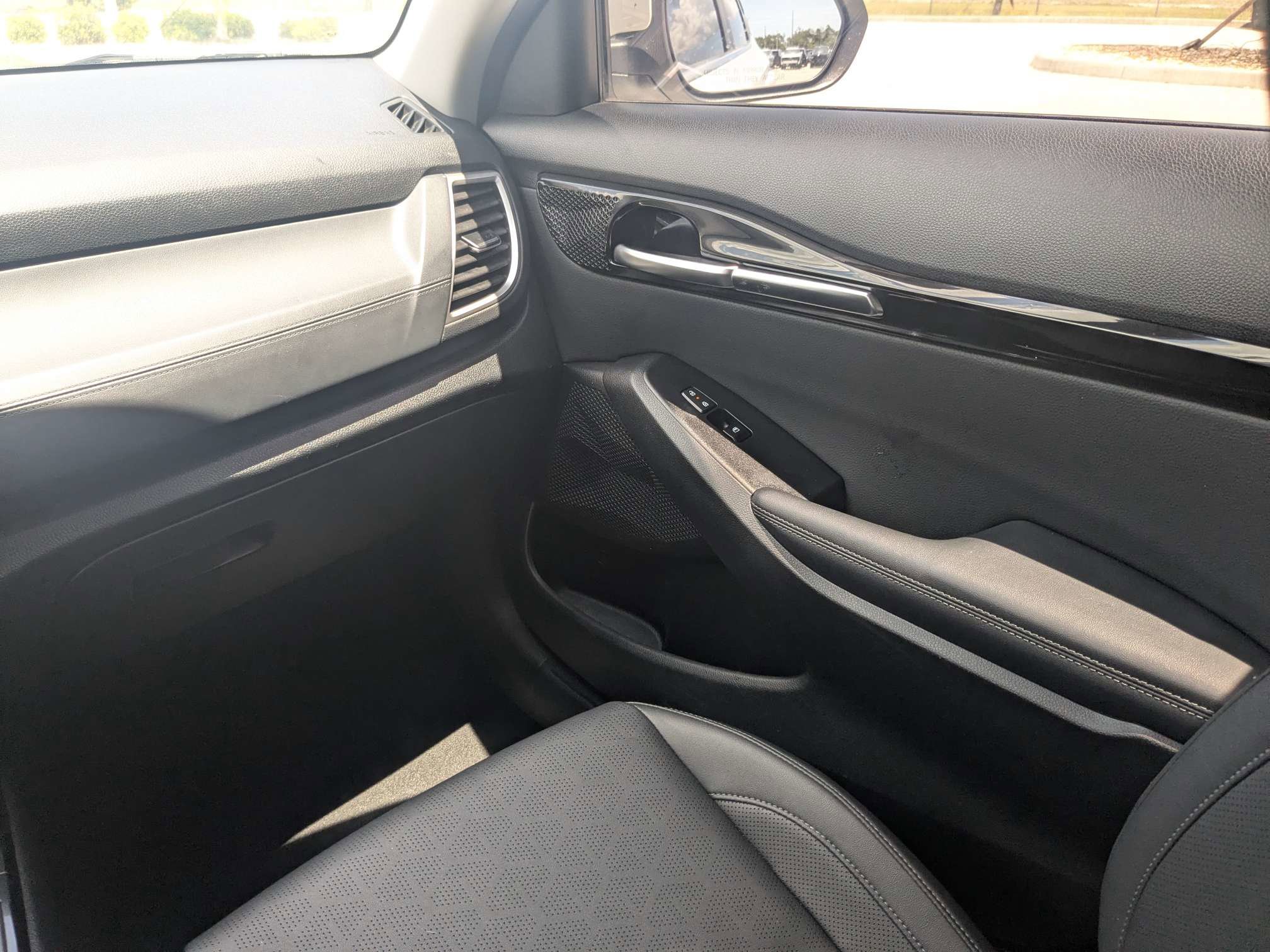 Used 2024 Kia Seltos EX FWD image 17
