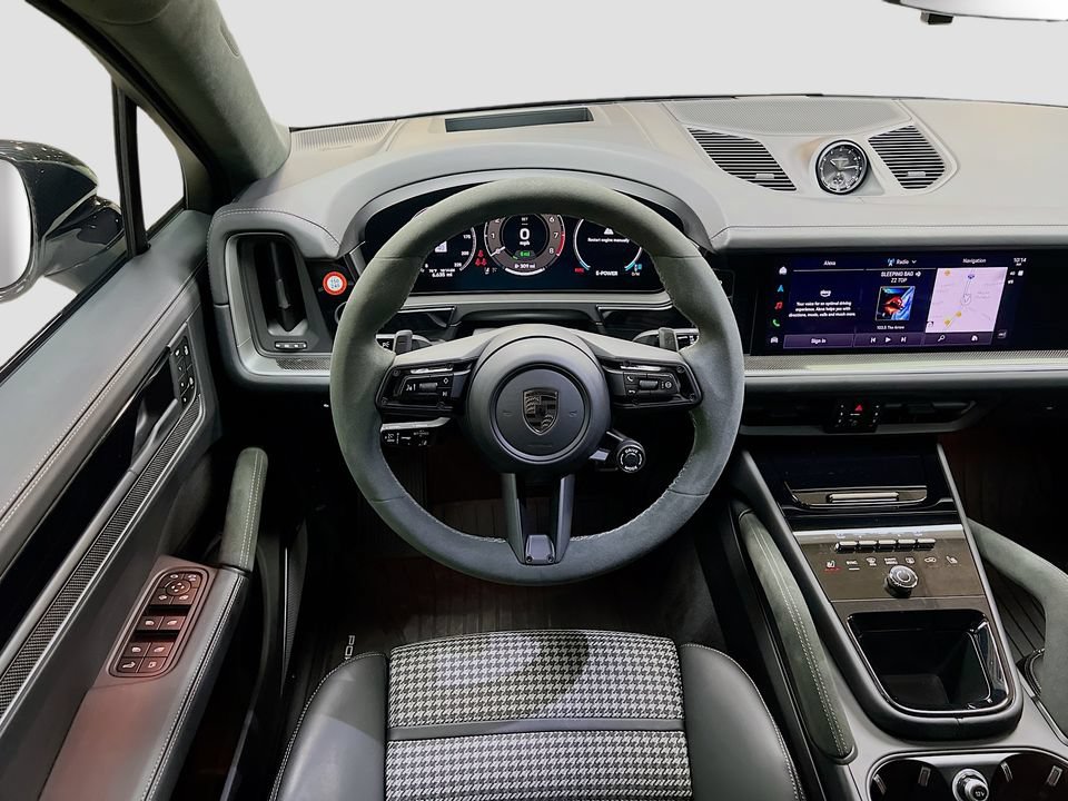 Certified 2026 Porsche Cayenne Turbo AWD/4WD image 24