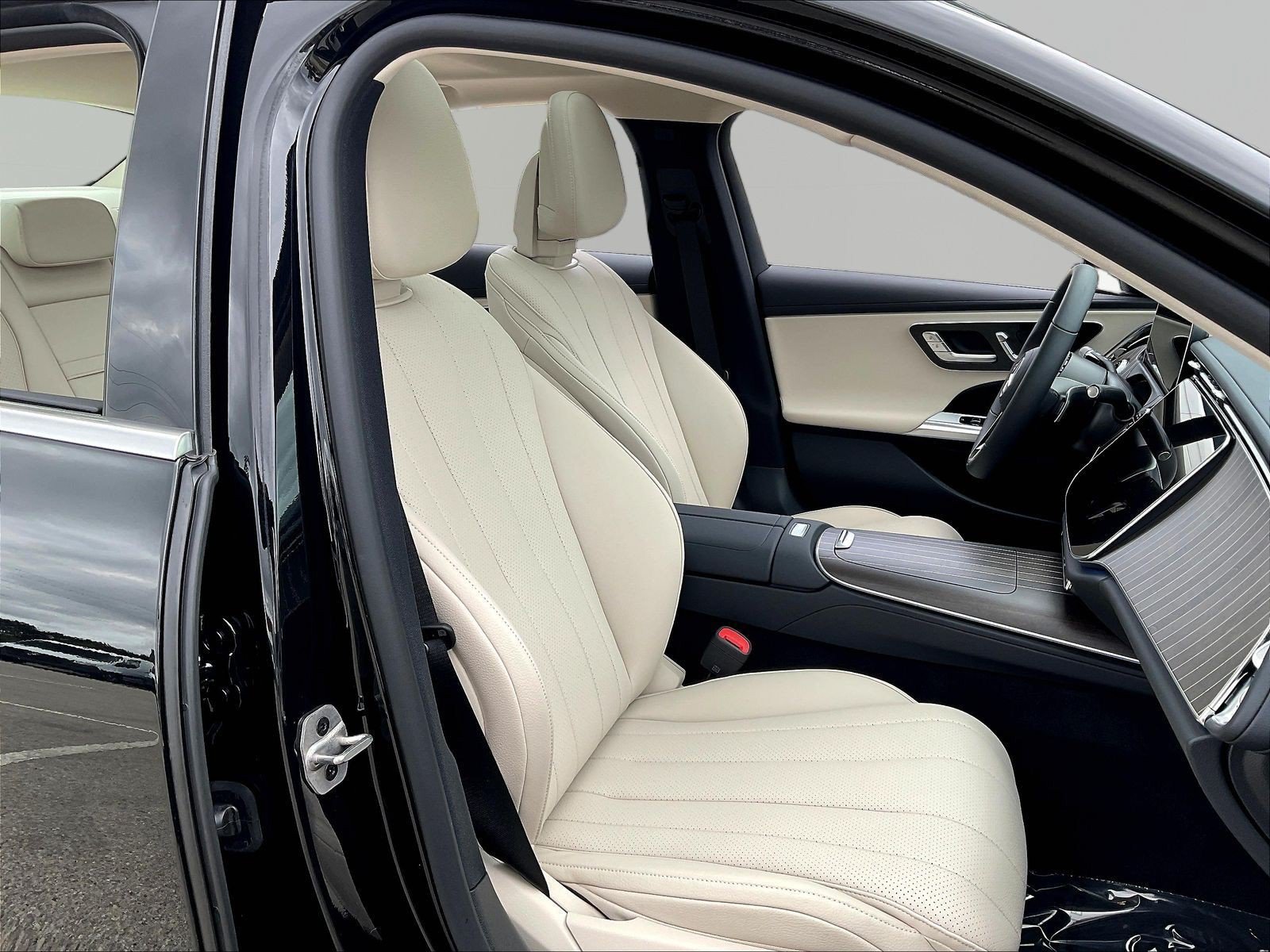 Certified 2025 Mercedes-Benz E 350 4MATIC Sedan image 29