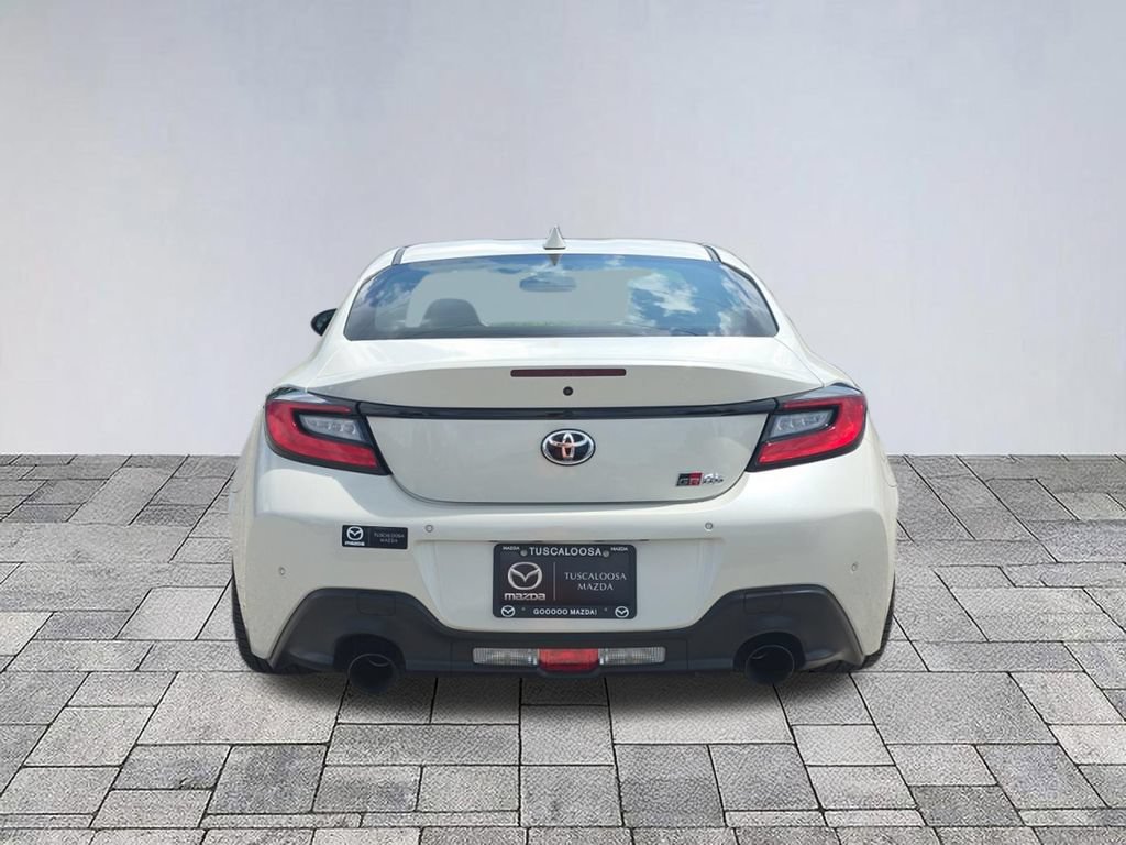 Used 2023 Toyota GR86 RWD image 6